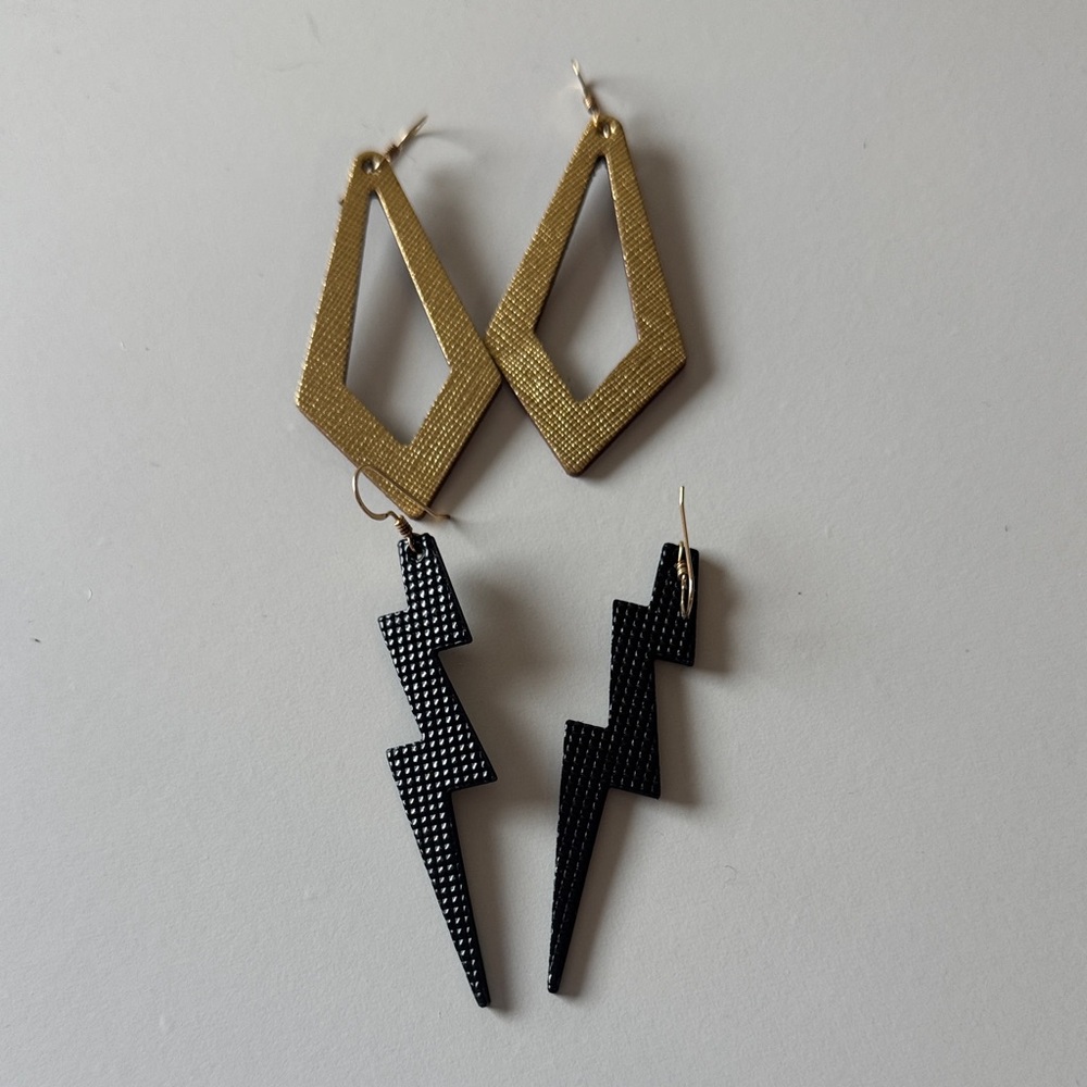 Nickel & Suede Gold Bries and Black Bolts